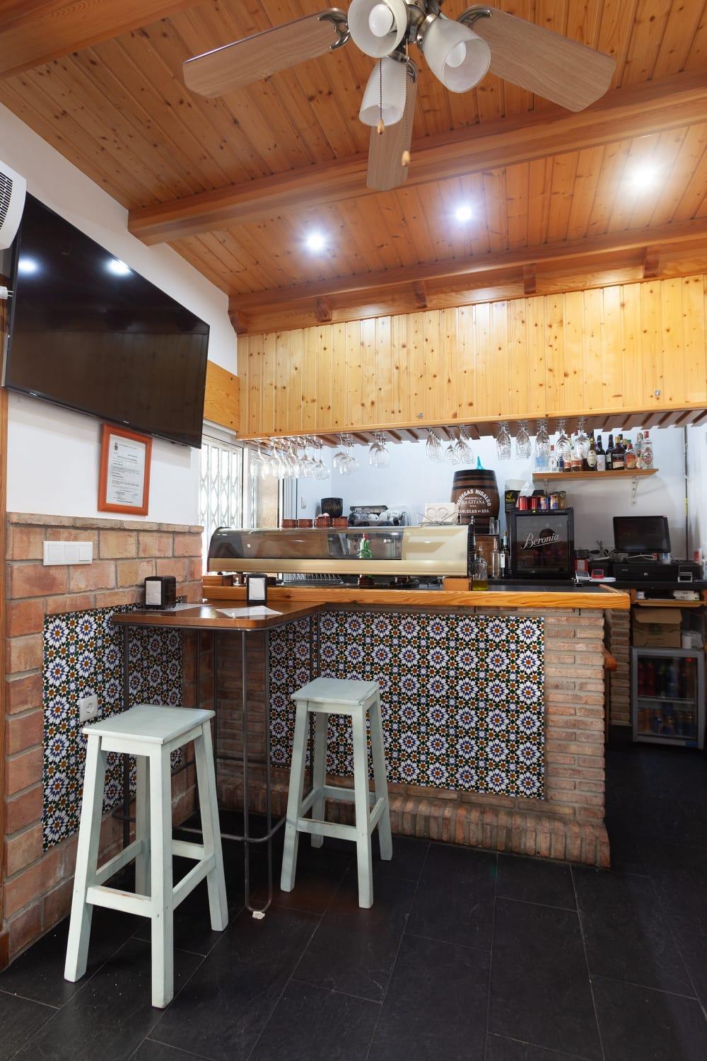 Hostal Restaurante La Giralda 罗塔 外观 照片